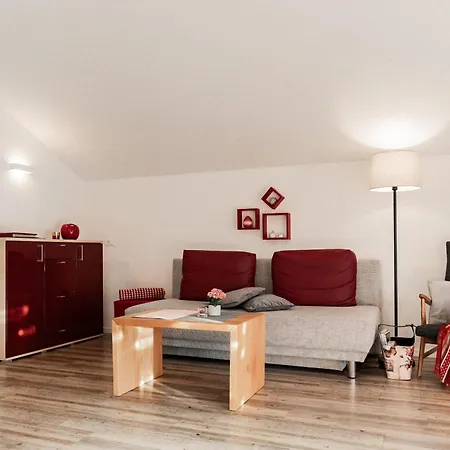 Cozy Apartments In Rome